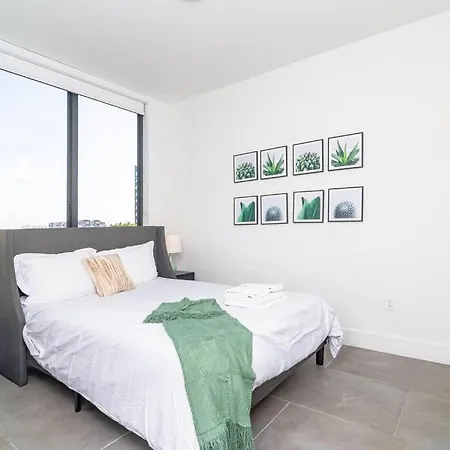 Stylish 2Br Miami Retreat Mins To Wynwood And Brickell Apartment